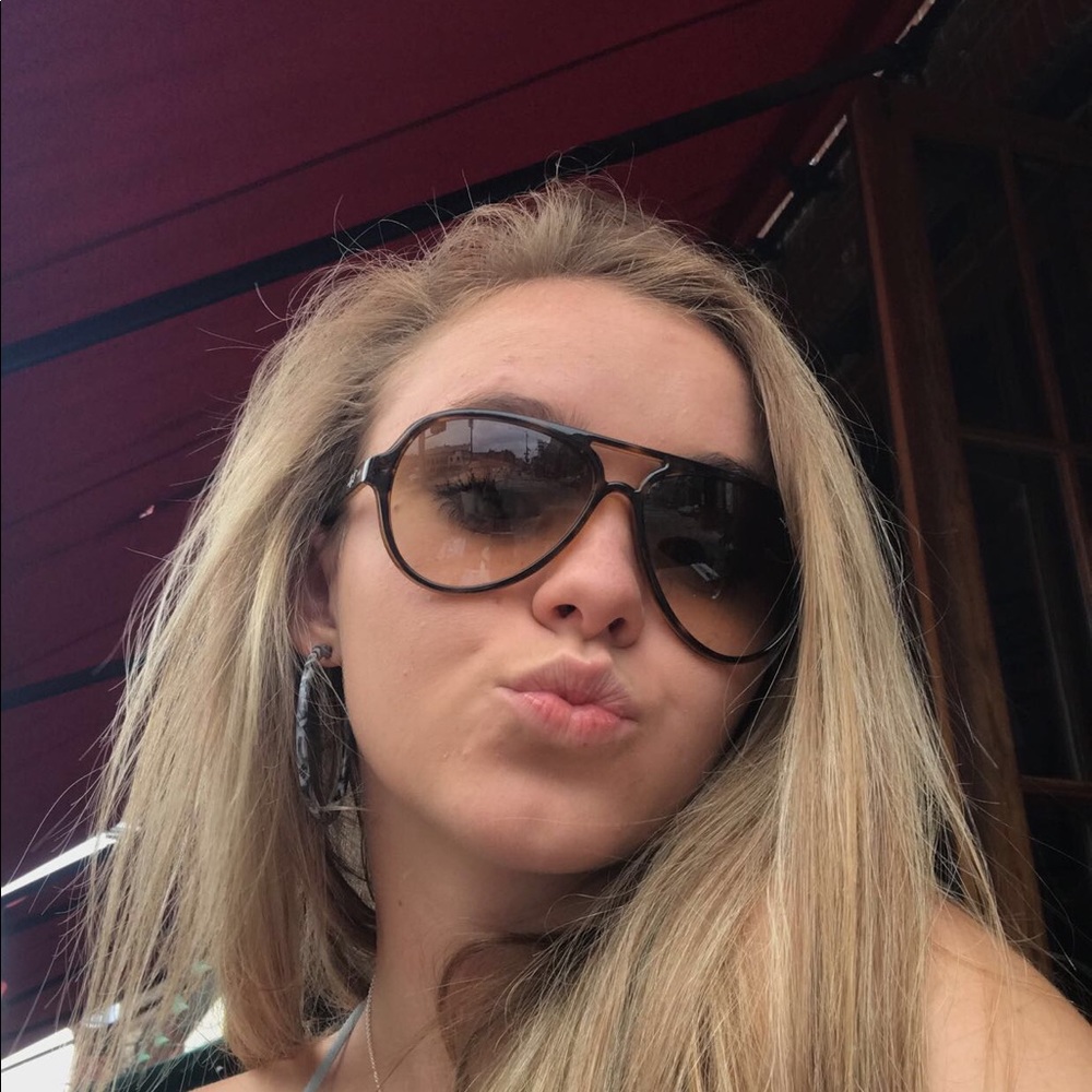 Meet your Posher, Maddy